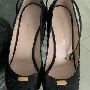 Black ostrich letter